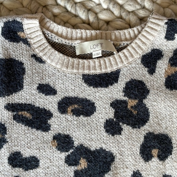 Loft cheetah print sweater - Picture 2 of 5